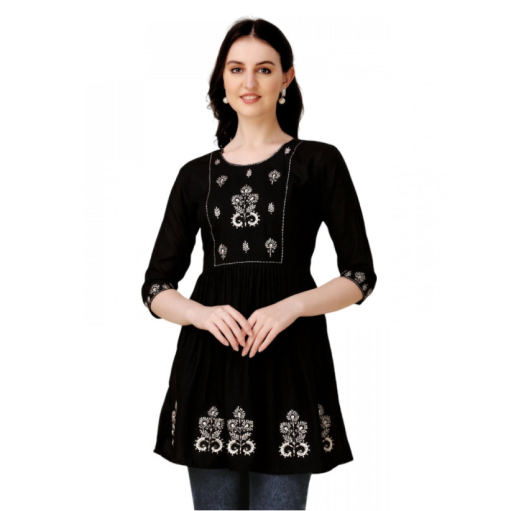 Casual 3-4 th Sleeve Embroidered Rayon Tunic Top