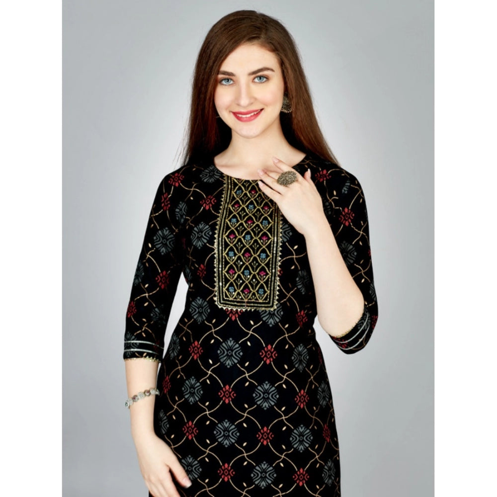 Casual 3-4 th Sleeve Embroidery Rayon Kurti Pant Set