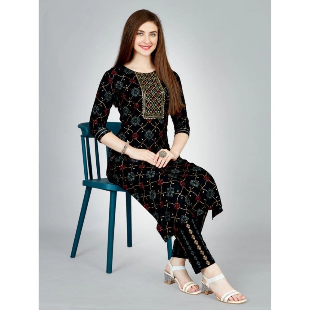 Casual 3-4 th Sleeve Embroidery Rayon Kurti Pant Set