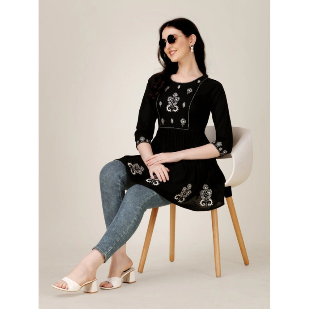 Casual 3-4 th Sleeve Embroidered Rayon Tunic Top