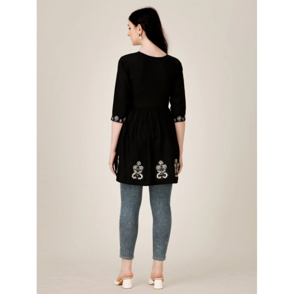 Casual 3-4 th Sleeve Embroidered Rayon Tunic Top